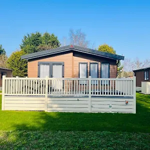 https://barakah-lodge-with-hot-tub.yorkshirehotels.net