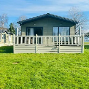 https://fox-lodge-with-hot-tub.yorkshirehotels.net