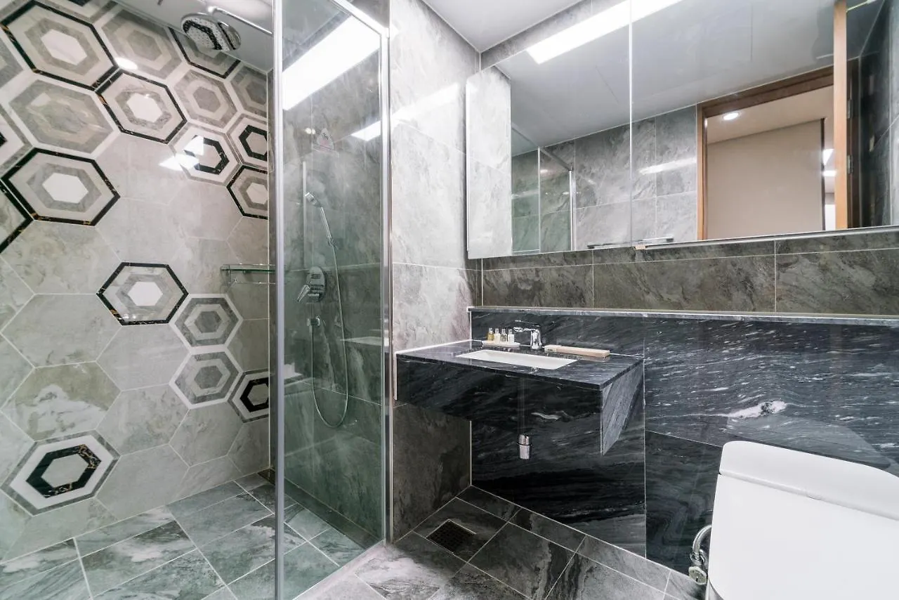 Le Collective Busan Station Apartment